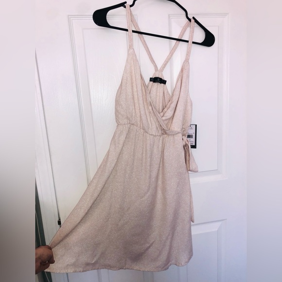 Volcom dress (Updated sizes) - Picture 3 of 15